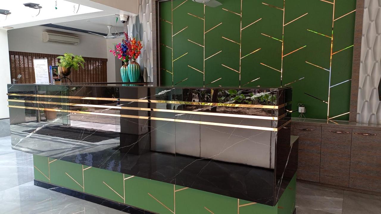 Hotel Sai Miracle Shirdi Bagian luar foto