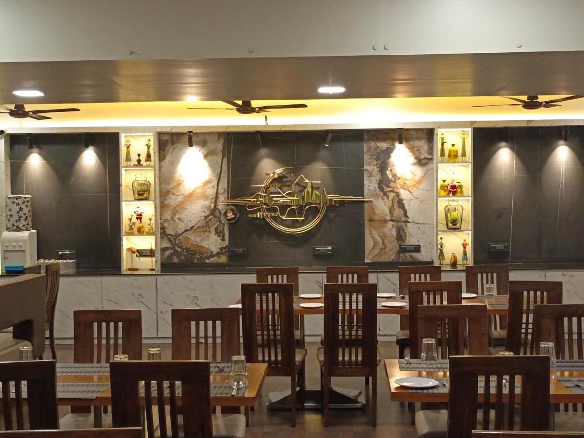 Hotel Sai Miracle Shirdi Bagian luar foto