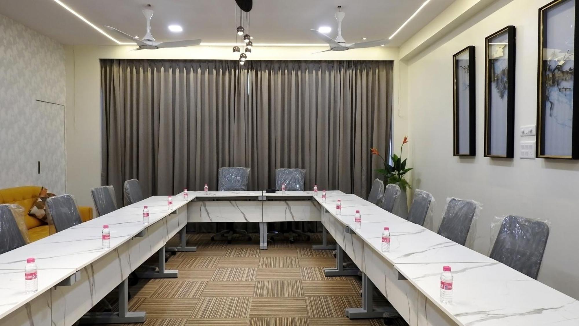 Hotel Sai Miracle Shirdi Bagian luar foto