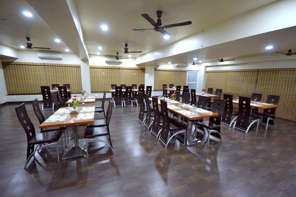Hotel Sai Miracle Shirdi Bagian luar foto