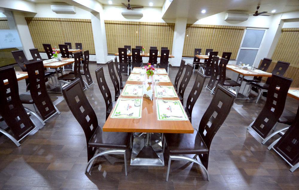 Hotel Sai Miracle Shirdi Bagian luar foto