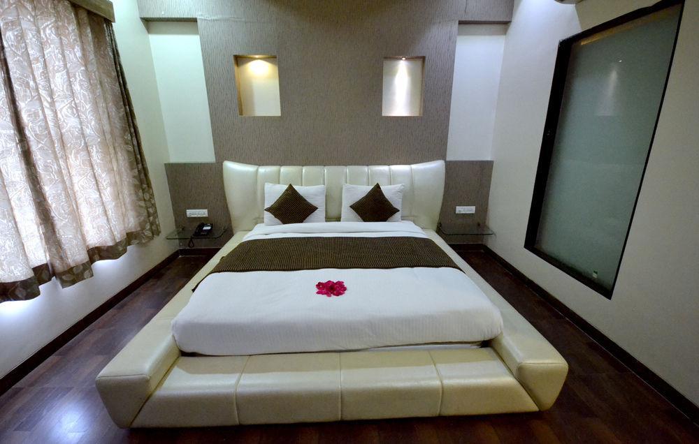 Hotel Sai Miracle Shirdi Bagian luar foto