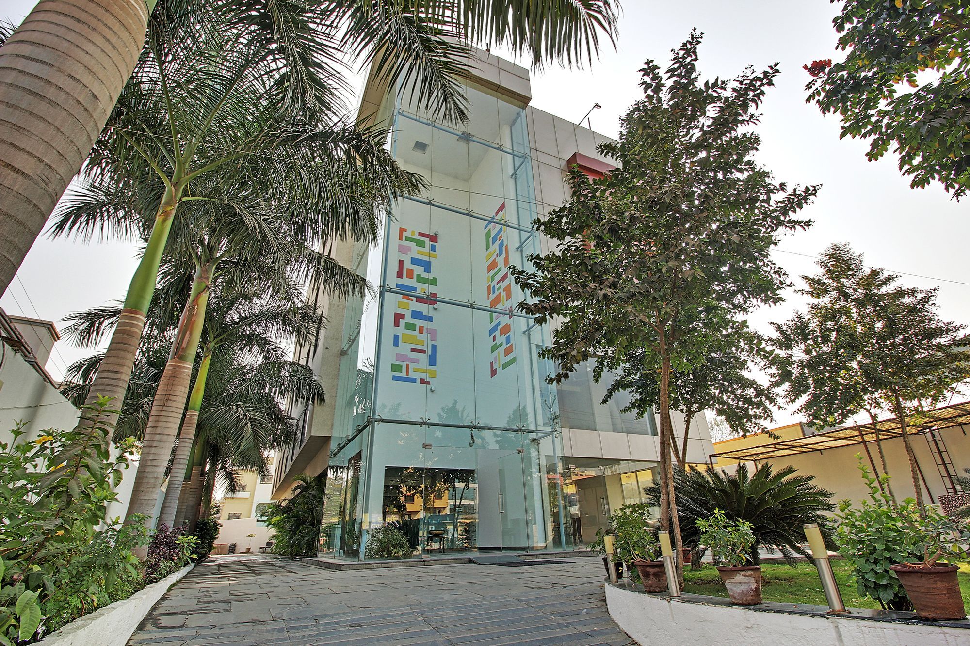 Hotel Sai Miracle Shirdi Bagian luar foto